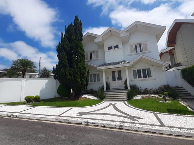 Casa com 549m² 4 quartos e 4 banheiros, à venda, no bairro Urbanova em São José dos Campos
