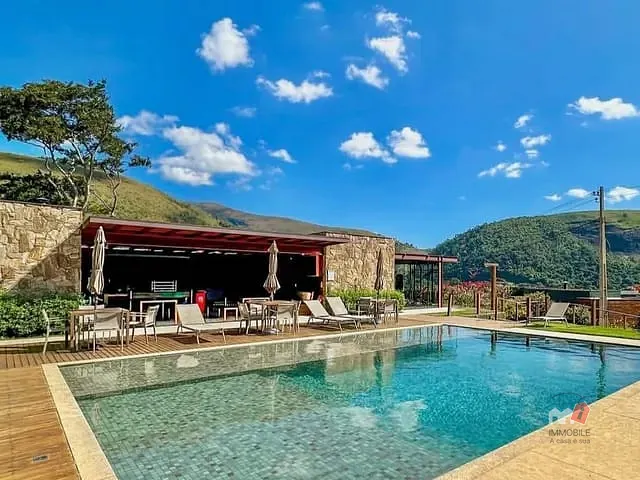 Casa 4 quartos e 3 banheiros, à venda, no bairro Itaipava em Petrópolis