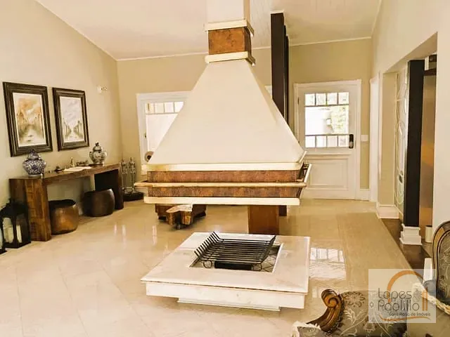 Casa com 2600m² 8 quartos e 8 banheiros, à venda, no bairro Jardim Flamboyant em Atibaia