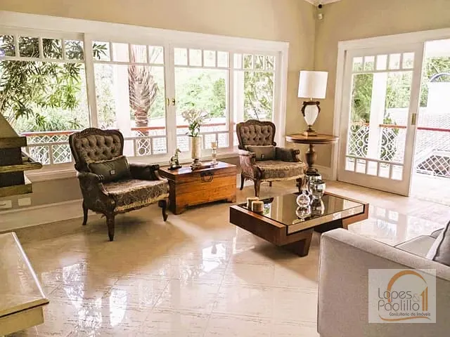 Casa com 2600m² 8 quartos e 8 banheiros, à venda, no bairro Jardim Flamboyant em Atibaia