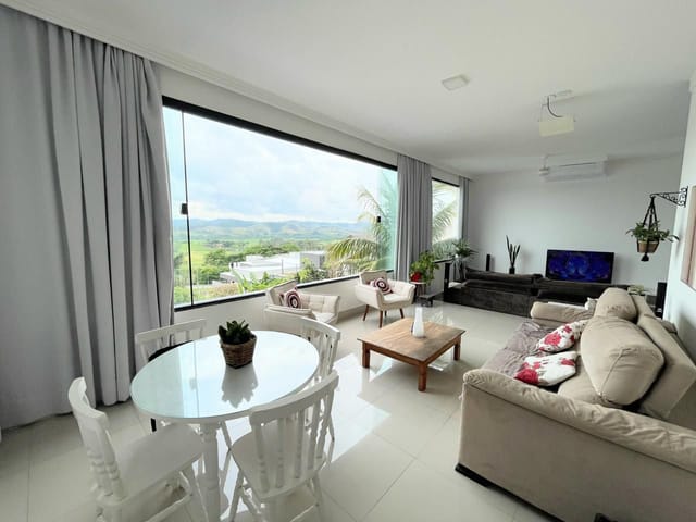 Casa com 450m² 5 quartos e 7 banheiros, à venda, no bairro Condomínio Residencial Jaguary em São José dos Campos