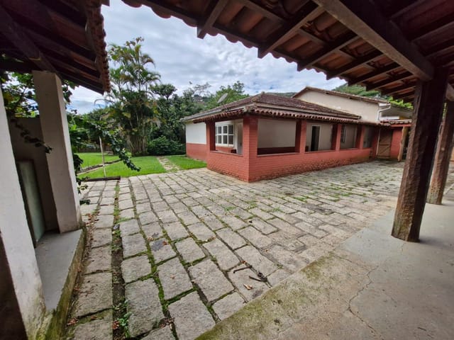 Casa com 1200m² 2 quartos e 1 banheiro, para alugar, no bairro Araras em Petrópolis