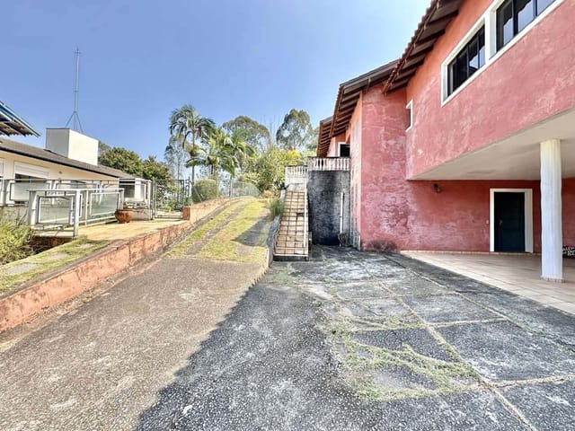 Casa 4 quartos e 5 banheiros, à venda, no bairro Residencial Euroville em Carapicuíba