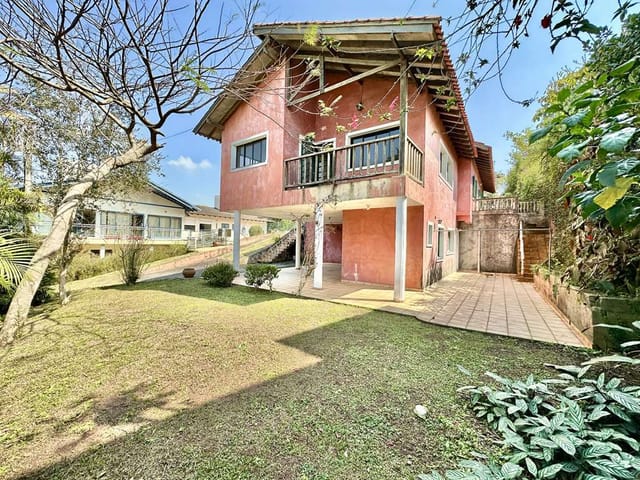 Casa 4 quartos e 5 banheiros, à venda, no bairro Residencial Euroville em Carapicuíba