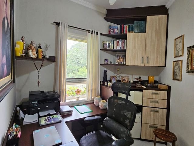 Casa com 522m² 4 quartos e 5 banheiros, à venda, no bairro Urbanova em São José dos Campos