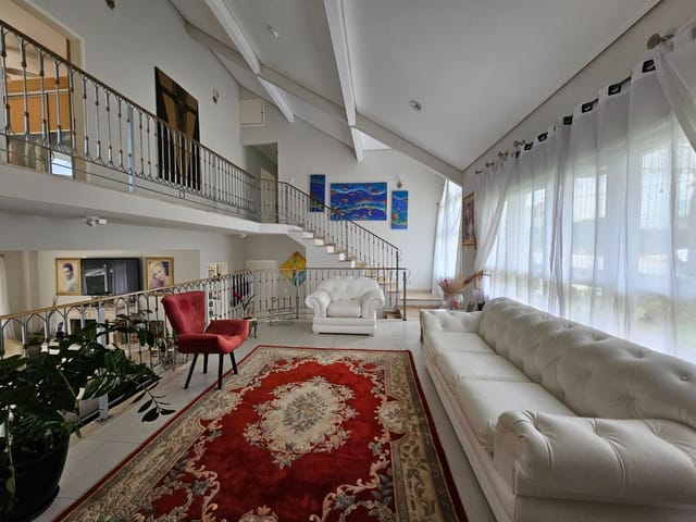 Casa com 522m² 4 quartos e 5 banheiros, à venda, no bairro Urbanova em São José dos Campos