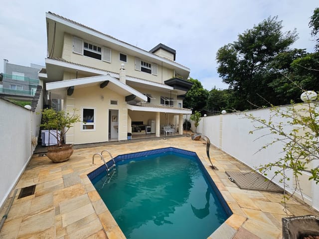 Casa com 522m² 4 quartos e 5 banheiros, à venda, no bairro Urbanova em São José dos Campos