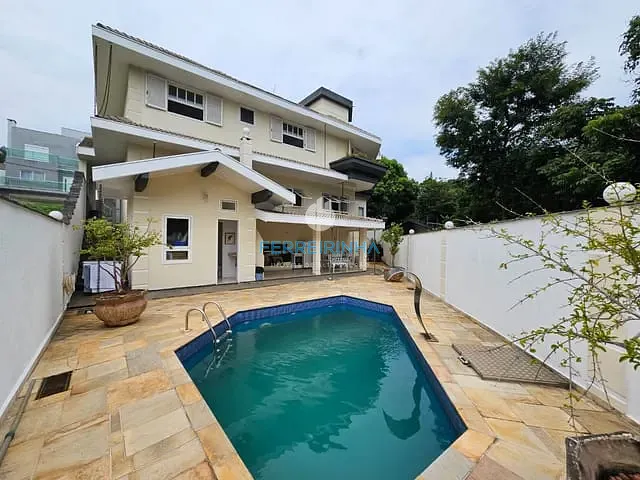 Casa com 522m² 4 quartos e 5 banheiros, à venda, no bairro Urbanova em São José dos Campos
