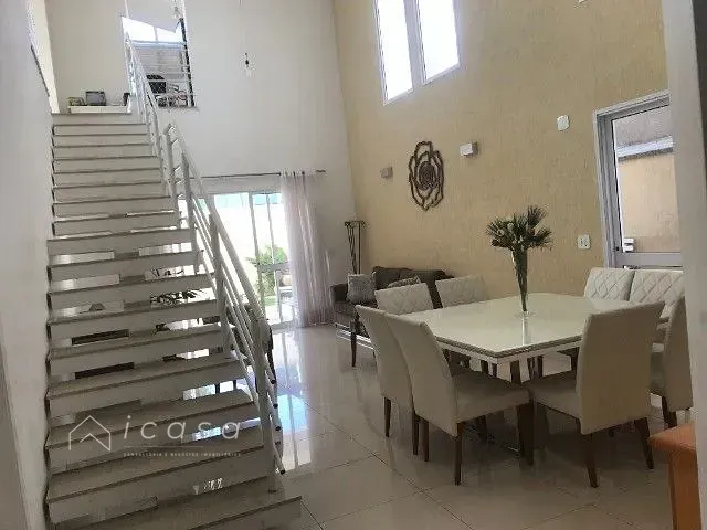 Casa com 300m² 3 quartos e 2 banheiros, à venda, no bairro Campos do Conde Versailles em Tremembé