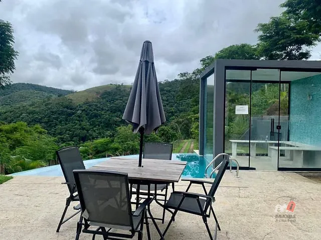 Casa com 2503m² 3 quartos e 3 banheiros, à venda, no bairro Secretário em Petrópolis