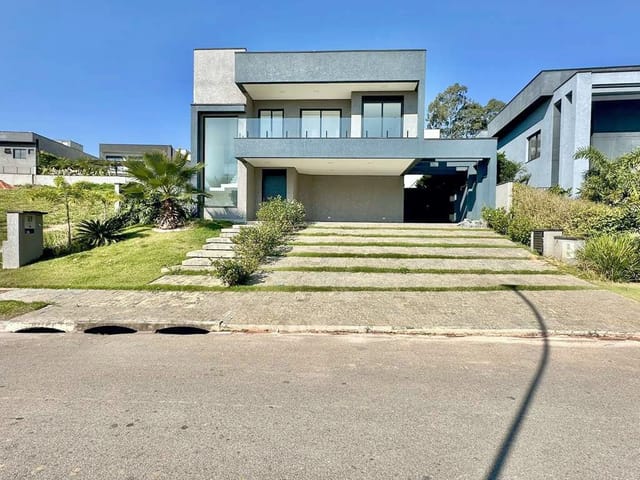Casa 3 quartos e 6 banheiros, à venda, no bairro Moinho Velho em Embu das Artes