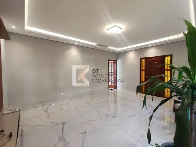 Casa com 300m² 4 quartos e 3 banheiros, à venda, no bairro Vila Suíça em Indaiatuba