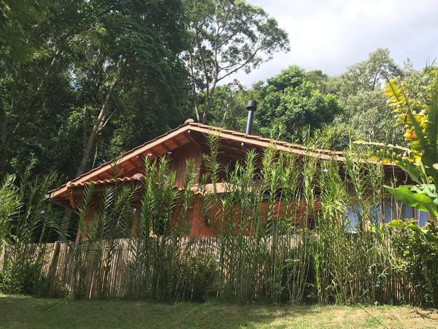 Casa com 2000m² 2 quartos e 2 banheiros, à venda, no bairro Araras em Petrópolis