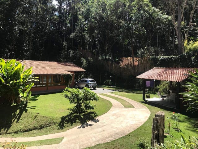 Casa com 2000m² 2 quartos e 2 banheiros, à venda, no bairro Araras em Petrópolis