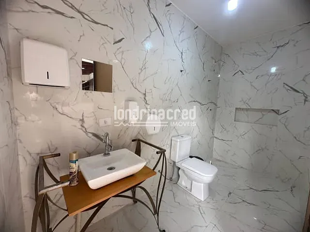 Casa com 500m² 4 quartos e 4 banheiros, à venda, no bairro Califórnia em Londrina