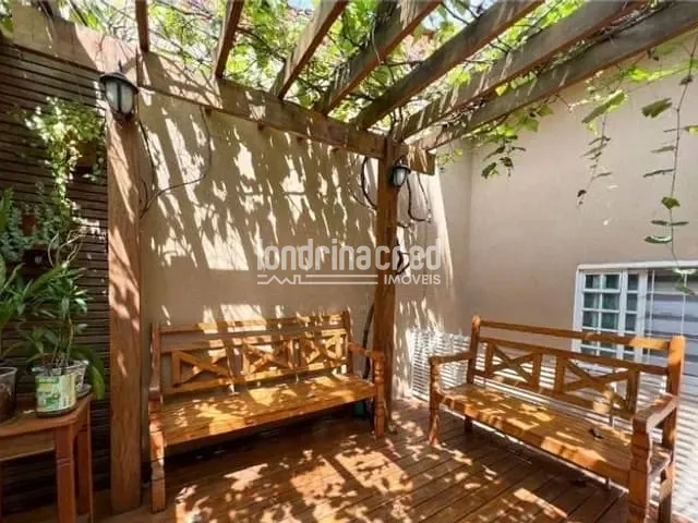 Casa 2 quartos e 1 banheiro, à venda, no bairro Conjunto Habitacional Jamile Dequech em Londrina