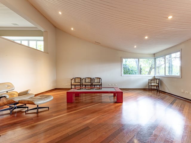 Casa 4 quartos e 6 banheiros, à venda, no bairro Jardim Leonor em São Paulo