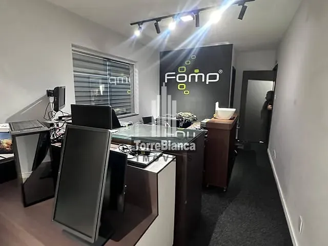 Casa com 455m² 3 quartos e 5 banheiros, à venda, no bairro Centro em Ponta Grossa
