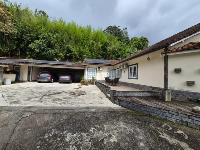 Casa com 890m², à venda, no bairro Duchas em Petrópolis