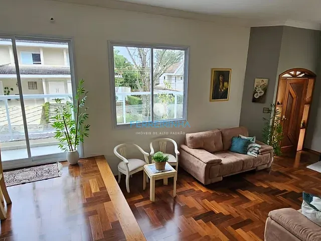 Casa com 300m² 4 quartos e 5 banheiros, à venda, no bairro Urbanova em São José dos Campos