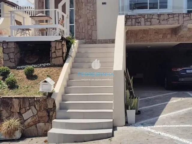Casa com 300m² 4 quartos e 5 banheiros, à venda, no bairro Urbanova em São José dos Campos