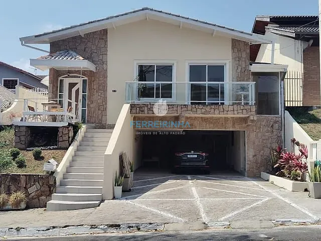 Casa com 300m² 4 quartos e 5 banheiros, à venda, no bairro Urbanova em São José dos Campos
