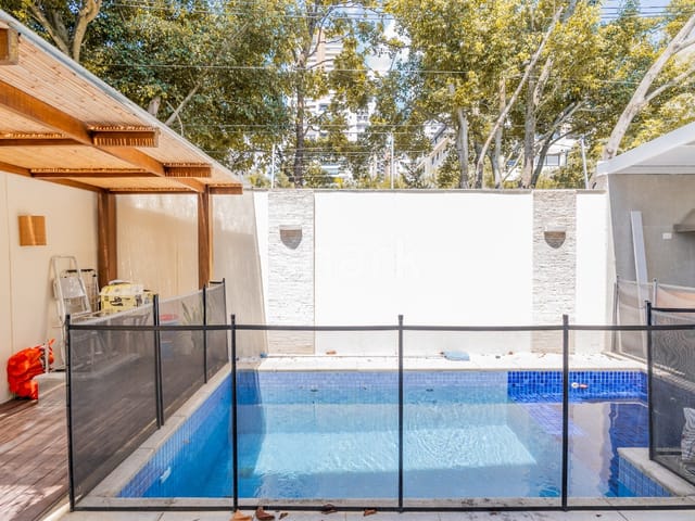 Casa com 370m² 3 quartos e 6 banheiros, à venda, no bairro Jardim Panorama em São Paulo