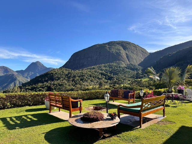 Casa com 11946m² 4 quartos e 5 banheiros, à venda, no bairro Cuiabá em Petrópolis