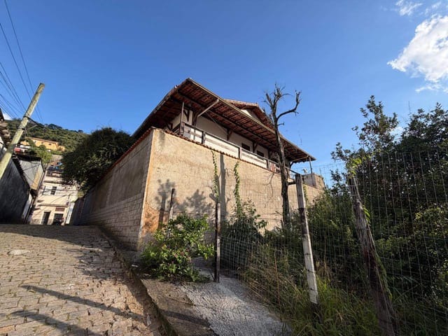 Casa 3 quartos e 2 banheiros, à venda, no bairro Quissama em Petrópolis
