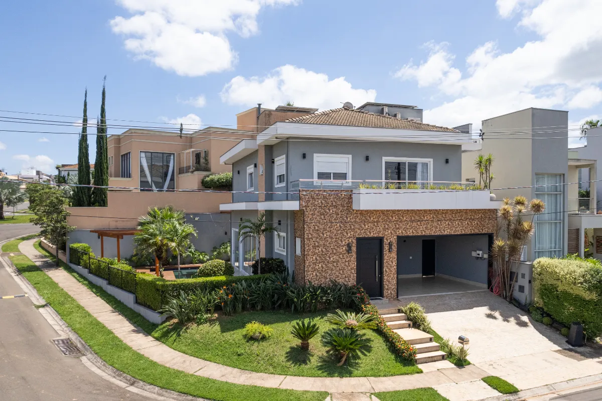 Casa no condomínio Residencial Parque dos Alecrins para venda e locação com 3 quartos, sendo 3 suítes, 297m²