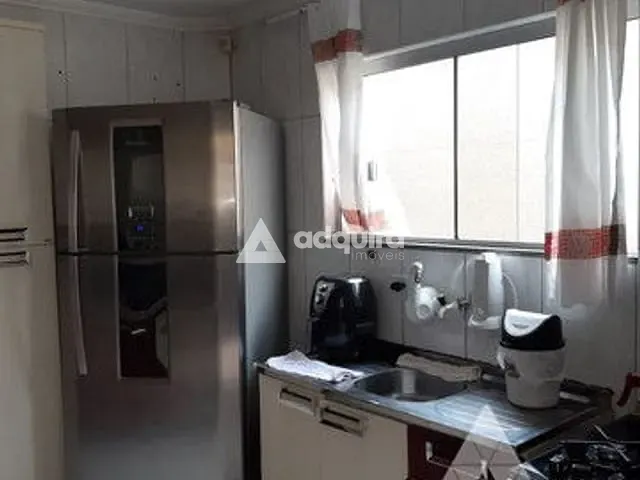 Casa 4 quartos e 3 banheiros, à venda, no bairro Jardim Carvalho em Ponta Grossa