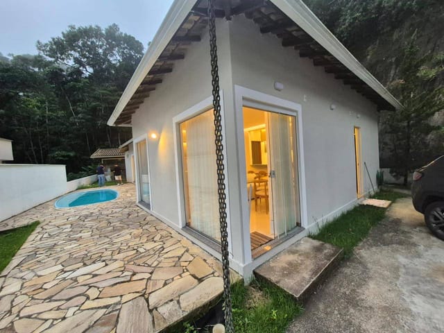 Casa com 2020m², à venda, no bairro Quarteirão Italiano em Petrópolis