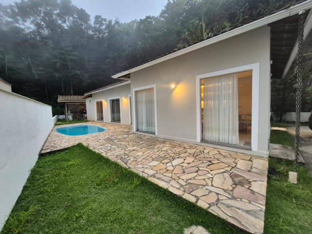 Casa com 2020m², à venda, no bairro Quarteirão Italiano em Petrópolis
