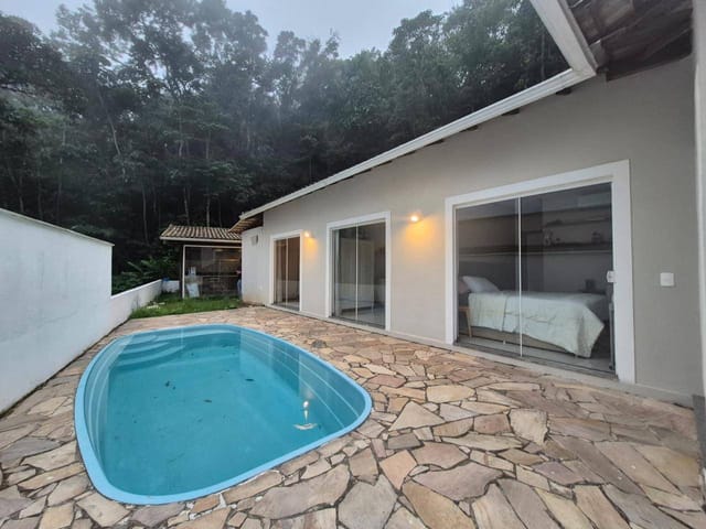 Casa com 2020m², à venda, no bairro Quarteirão Italiano em Petrópolis