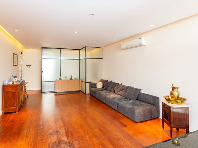 Foto do Casa - Casa para venda em Vila Ipojuca com 4 quartos, sendo 1 suíte, 390m² | Lares e Andares Imóveis