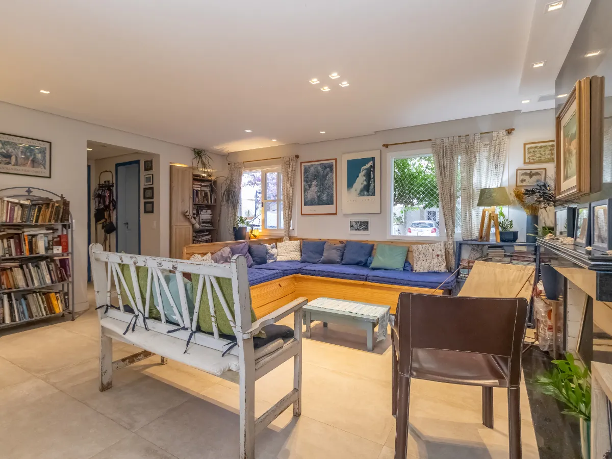Casa no condomínio Villas de São Francisco IX para venda com 3 quartos, sendo 3 suítes, 330m²