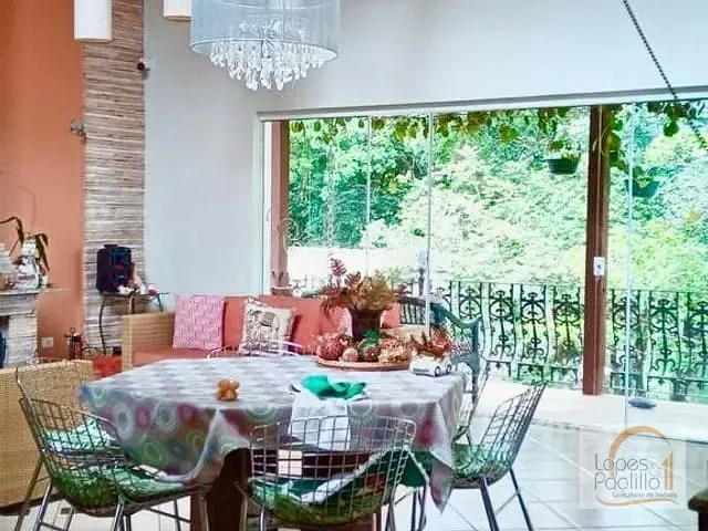 Casa com 2006m² 3 quartos e 4 banheiros, à venda, no bairro Jardim Estância Brasil em Atibaia