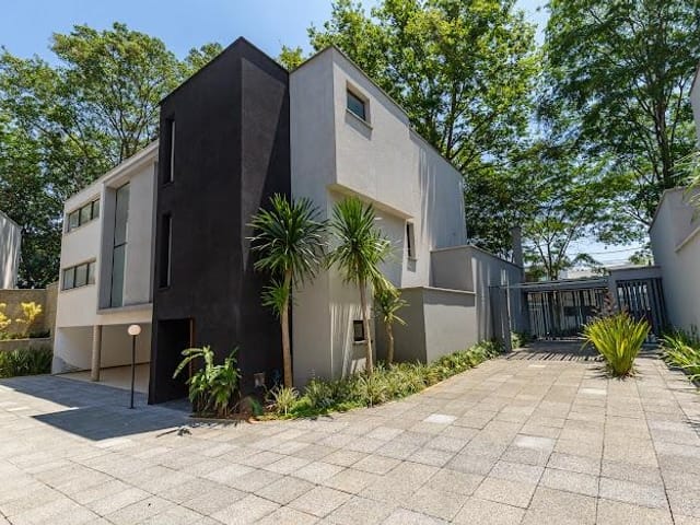 Casa com 719m² 4 quartos e 6 banheiros, à venda, no bairro Jardim Cordeiro em São Paulo