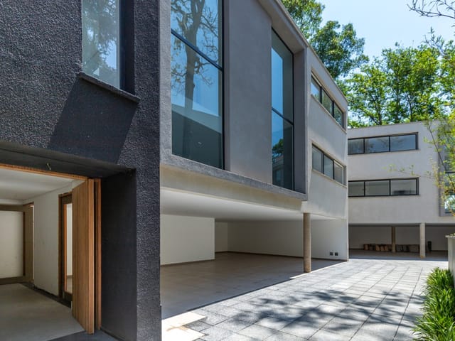 Casa com 719m² 4 quartos e 6 banheiros, à venda, no bairro Jardim Cordeiro em São Paulo