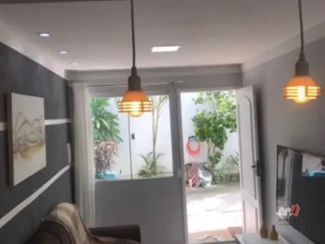 Casa 2 quartos e 1 banheiro, à venda, no bairro Peró em Cabo Frio