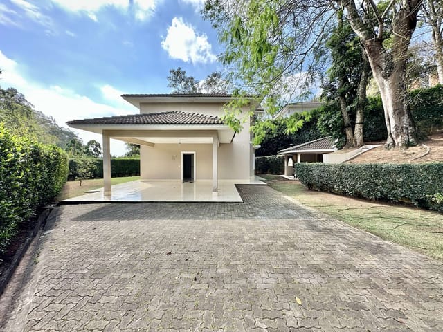 Casa 4 quartos e 5 banheiros, à venda, no bairro Chácara Santa Lúcia em Carapicuíba