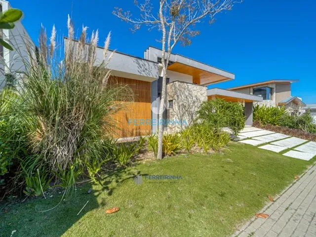 Casa com 600m² 4 quartos e 5 banheiros, à venda, no bairro Urbanova em São José dos Campos