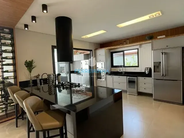 Casa com 600m² 4 quartos e 5 banheiros, à venda, no bairro Urbanova em São José dos Campos