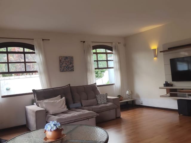 Casa com 800m² 2 quartos e 2 banheiros, à venda, no bairro Taquara em Petrópolis