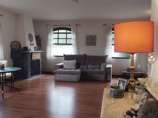 Casa com 800m² 2 quartos e 2 banheiros, à venda, no bairro Taquara em Petrópolis