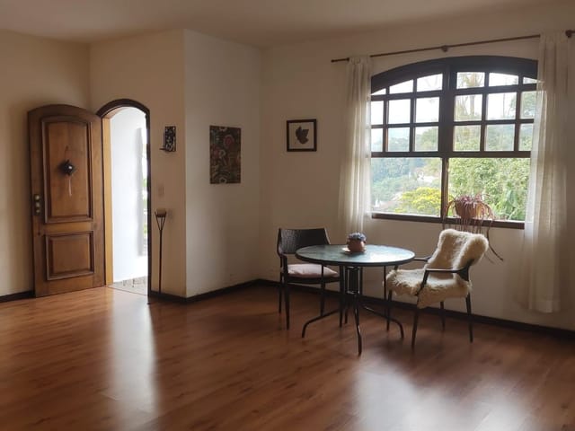 Casa com 800m² 2 quartos e 2 banheiros, à venda, no bairro Taquara em Petrópolis