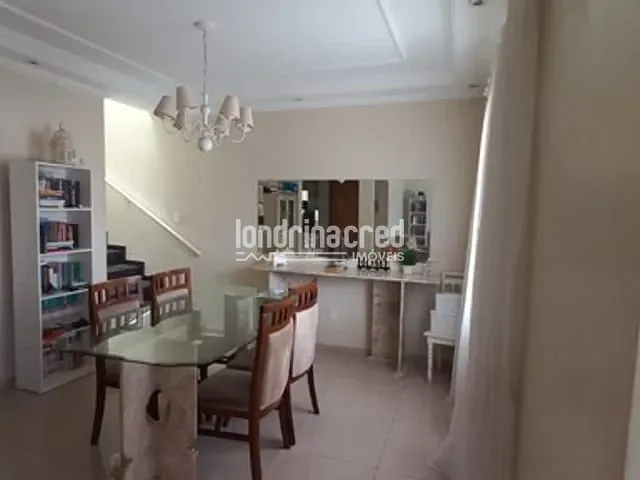 Casa 3 quartos e 3 banheiros, à venda, no bairro Jardim Acapulco em Londrina
