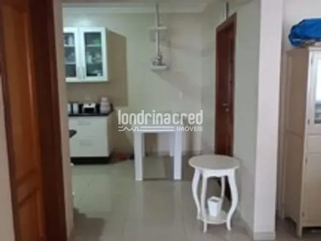 Casa 3 quartos e 3 banheiros, à venda, no bairro Jardim Acapulco em Londrina