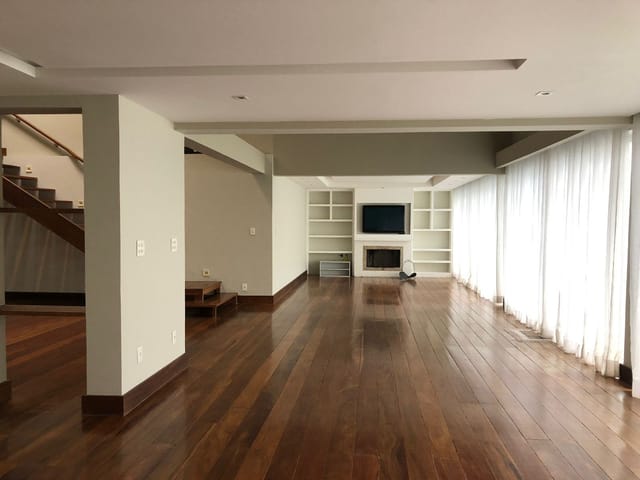 Casa com 1248m², para alugar, no bairro Independência em Petrópolis