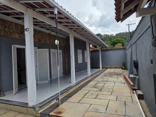 Casa com 670m² 4 quartos e 5 banheiros, à venda, no bairro Nogueira em Petrópolis